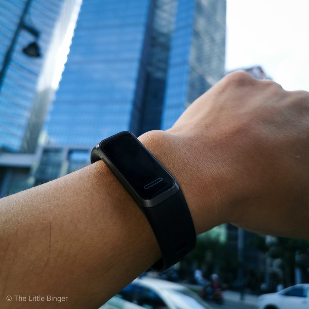 Sporty yet fashionable- Huawei Band 4 | The Little Binger